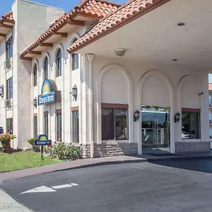Days By Wyndham Near The Park Hotel